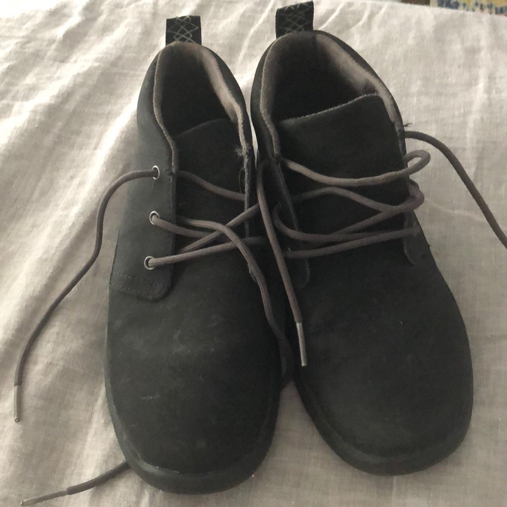 UGG treadlite boots size 2